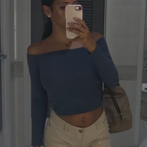 Off the shoulder long sleeve